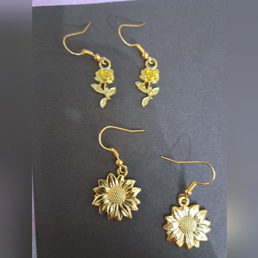 Golden flowers  earrings set